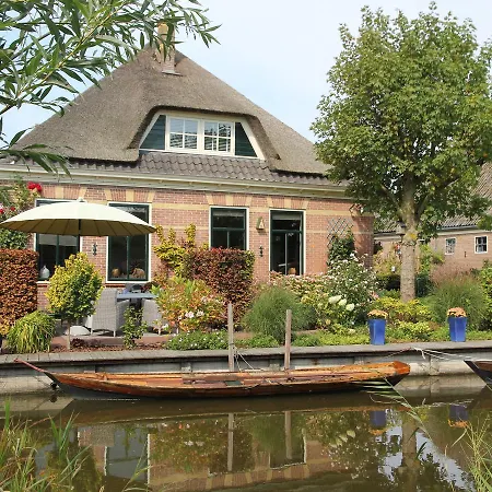Dom wakacyjny Beautiful Holiday In Near Lake *