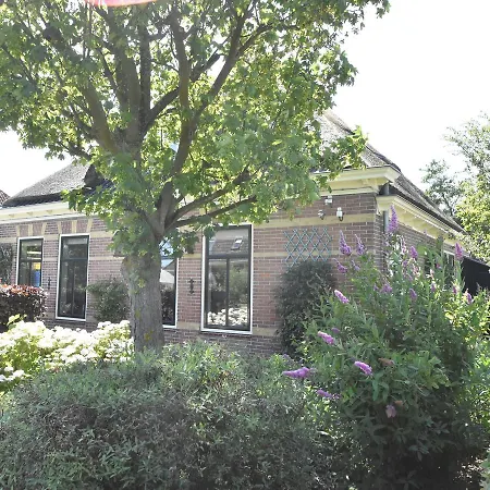 Beautiful Holiday In Near Lake Dom wakacyjny De Woude